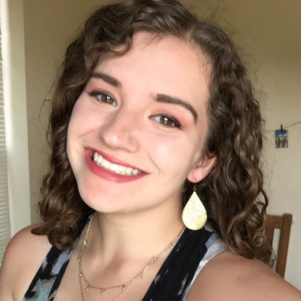 Meet your Posher, Alyssa